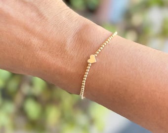 Bracciale Con Iniziale E Ciondolo Cuore In Oro 14k: Delicato Braccialetto Elasticizzato Da Donna, Personalizzabile Con La Tua Lettera. Regalo Per Amiche O Per La Festa Della Mamma.