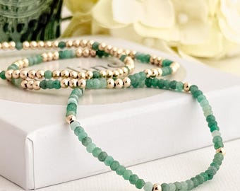 Geboortesteenarmbanden mei: echte groene smaragd en 14k gold filled of sterlingzilver, stretchstijl