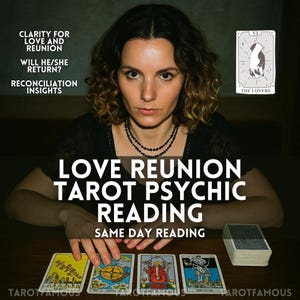 以下が含まれることがあります： 暗い髪の女性が、真剣な表情でタロットカードのテーブルに座っています。画像には「Love Reunion Tarot Psychic Reading」と「Same Day Reading」というテキストが含まれています。いくつかのタロットカードが見えます。