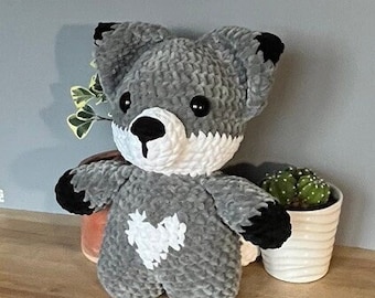 Peluche de lobo de ganchillo