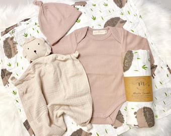 Organic Cotton Baby Gift Set, Ribbed Bodysuit, Muslin Swaddle Blanket