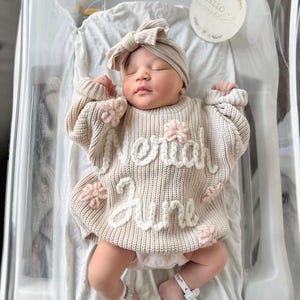 Girls Hand Embroidered Baby Sweater with Name, Oversized Sweater Chunky Knit Newborn Baby Gift Milestone Girl Toddler Personalized Custom