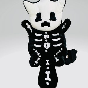 Funky kitten skully plush backpack