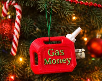 Adorno navideño con forma de lata de gasolina impresa en 3D.