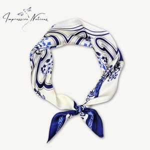Bufanda chinoiserie 100 % seda morera con caja de regalo y tarjeta. Pañuelo floral blanco/azul holandés para el cuello y el cabello, ideal para el Día de la Madre. Pañuelo cuadrado para el cabello y el bolso.