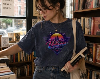 Camiseta gráfica Velaris City of Starlight / Horizonte retro synthwave de los 80