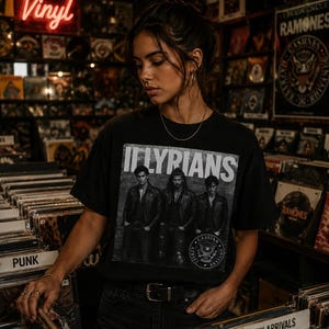 Illyrians ACOTAR photo T-Shirt | Rock band inspired tee, vintage black-and-white print image 5