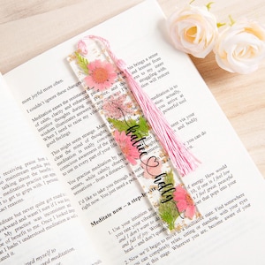 Custom Pressed Flower Resin Bookmark, White Daisy Spring Wildflower Resin Bookmark, Personalized Bookmarks for Teacher, Book Lovers Gifts