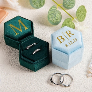 Boîte à bagues hexagonale personnalisée en velours, double fente, boîte à bagues monogramme pour mariage, fiançailles et propositions, porte-bague personnalisé pour couple