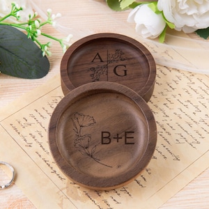 Custom Round Wooden Ring Dish, Personalized Wedding Ring Dish, Anniversary Gift,Gifts for Her,Engagement Ring Dish