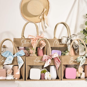 Bridesmaid Tote Bag,Burlap Bags Personalized,Custom Jute Bag with ribbon,Bridesmaid Bags with Name,Gifts for Her,Beach Bag,Bridal Party Gift