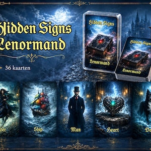 Op de afbeelding: Hidden Signs Lenormand kaartspel met 36 kaarten en duistere, sfeervolle illustraties. De doos en de kaarten tonen een gloeiend boek, terwijl individuele kaarten een ruiter, een schip, een man met hoge hoed, een hart en een hond in een mistige omgeving afbeelden.