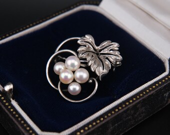 Mikimoto Silver Five パール Wave Leaf ブローチ Mikimoto Silver Five パール Wave Leaf ブローチ