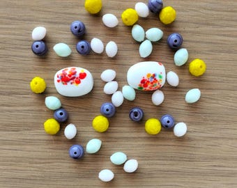 1960s Japanese Glass Bead Mix | Floral, Speckled, Pastel Jewellery Supplies