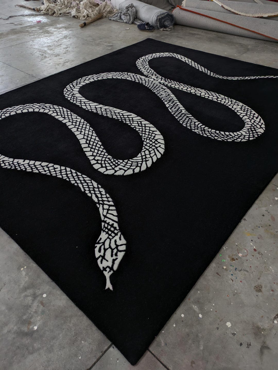Whitesnake Rug Hand-tufted Wool Snake Rug: Black & White Art Deco, 9x12 - Etsy