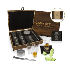 Catrinaz® - Schnapsgläser Set - Tequila Gläser - 6 cl - 4 Stück - Schneidestein - Schneidemesser - Salzdose - Mexikanischer Schädel - Geschenkbox Luxus