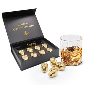 Catrinaz® Gold Skull Whiskey Stones – Set of 8 Stainless Steel Whiskey Rocks – Luxury Gift Box with Tongs & Velvet Pouch – Unique Gift