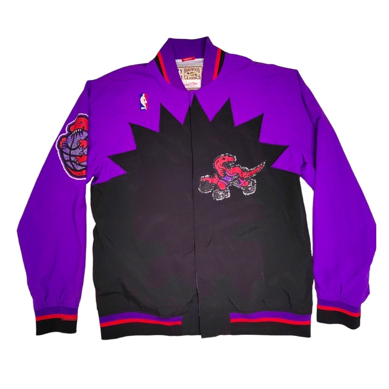 Starter Vintage Toronto Raptors Jacket, Men's Fashion, Coats, Jackets and  Outerwear on Carousell