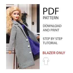 Könnte beinhalten: PDF-Schnittmuster zum Herunterladen und Ausdrucken für einen Blazer für eine Puppe. Das Schnittmuster enthält eine Schritt-für-Schritt-Anleitung. Das Bild zeigt eine Puppe, die einen schwarz-weißen Hahnentritt-Blazer und ein lila Kleid trägt.