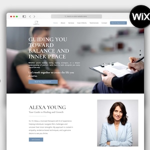 Puede incluir: Captura de pantalla de un sitio web de un terapeuta. El sitio web presenta una foto de un terapeuta sentado con un cliente, una foto del terapeuta y texto que dice "Guiándote hacia el equilibrio y la paz interior". El texto también dice "Alexa Young, Tu guía para la sanación y el crecimiento".