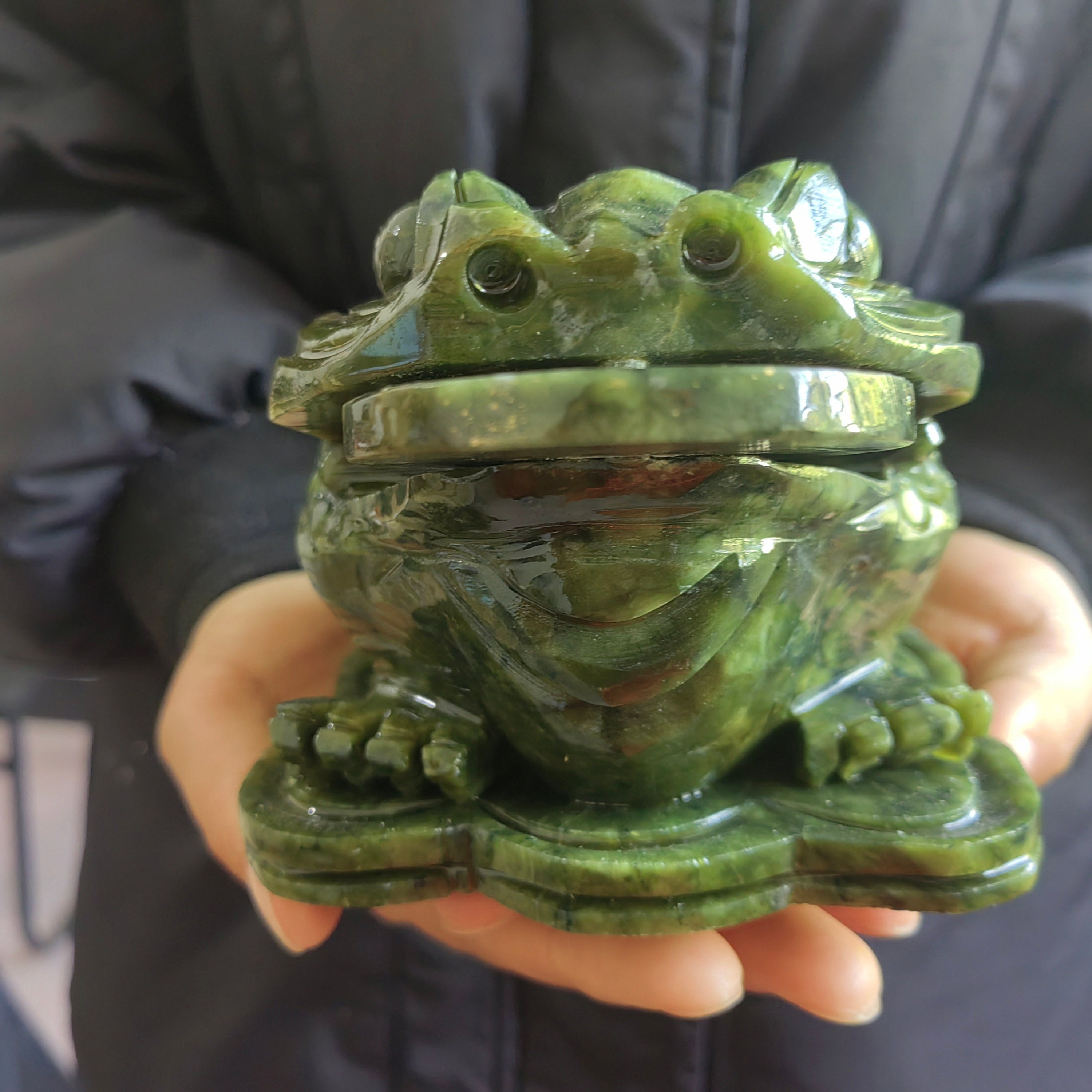 Jade Money Toad Statue: Feng Shui Wealth Frog Carving - Etsy