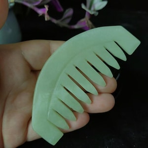 Natural jade Comb, Handmade Boutique jade Hair Comb Massage Scalp Brush,anti-static Fine Tooth Pocket Horn detangling Comb wedding hair P310