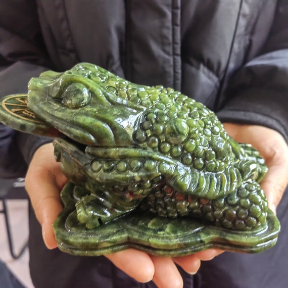 Jade Money Toad Statue: Feng Shui Wealth Frog Carving - Etsy