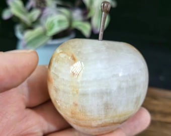 1 pcs White Decorative Stone Apple,Natural Marble Apple,Reiki Crystal,Onyx Apple Ornament, Crystal Healing Fruit,Polished Marble Paperweight