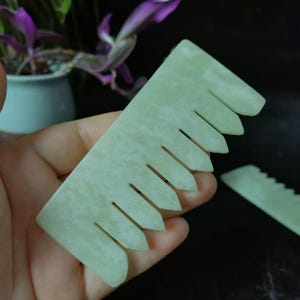 Natural jade Comb, Handmade Boutique jade Hair Comb Massage Scalp Brush,anti-static Fine Tooth Pocket Horn detangling Comb wedding hair P309