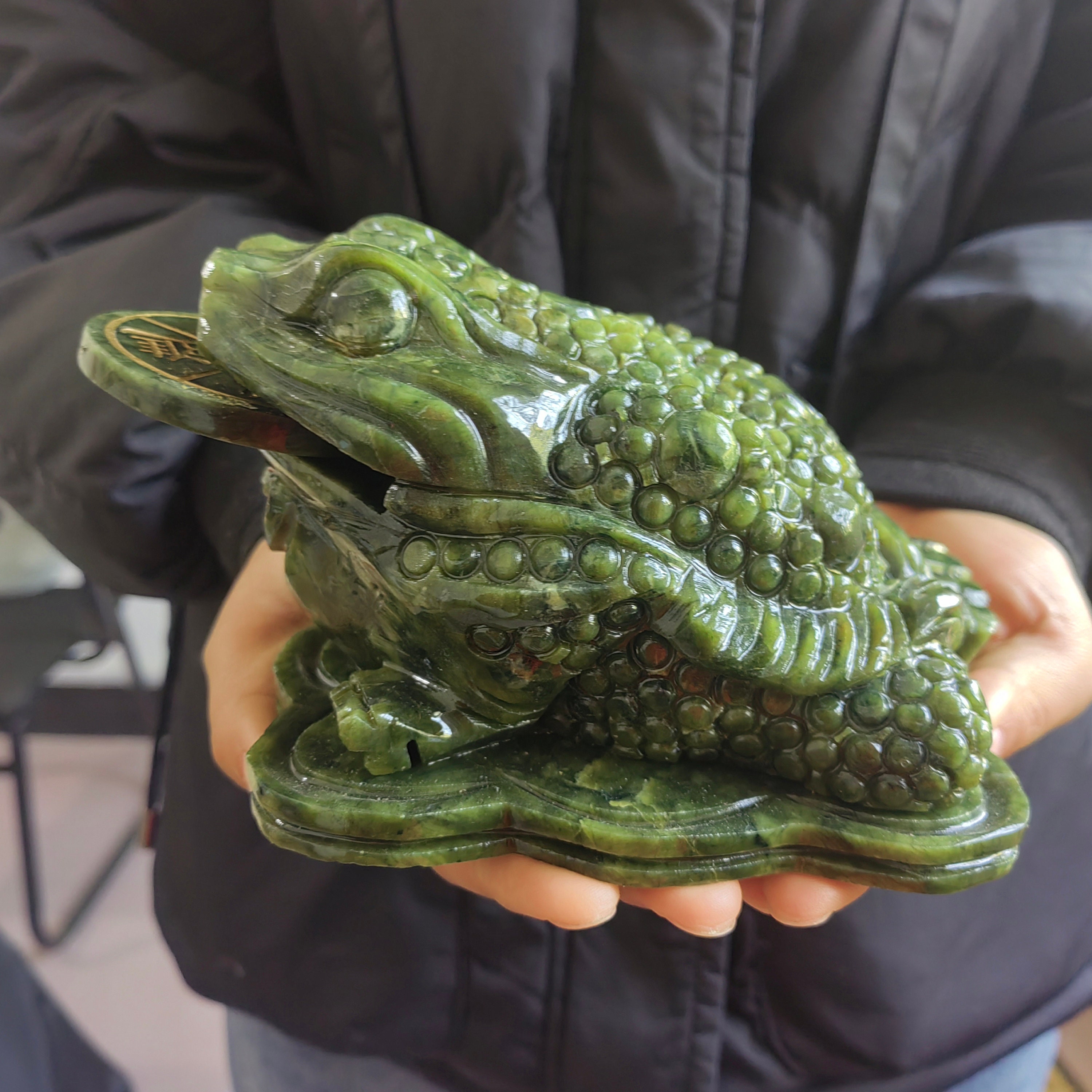 工芸品 Pixiu w/ Bok Choy & Money Frog Carving Jade Money Toad Statue: Feng Shui Wealth Frog Carving - Etsy UK