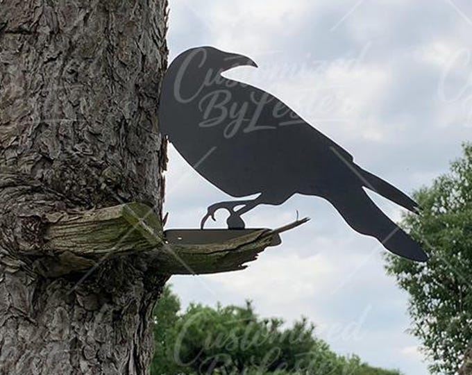 Guardian Raven Fence Stake, Looking Back Crow on Metal Post, Gothic Corvid Statue, Mysterious Garden Sentinel, Storytelling Outdoor Decor