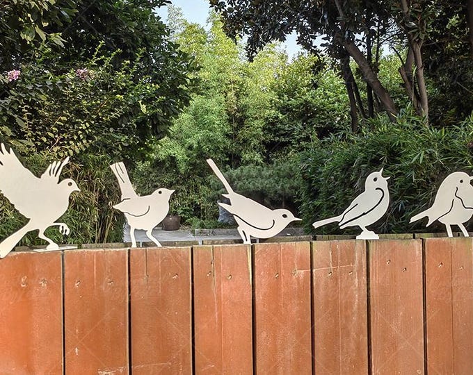Set of 5 White Birds Silhouette, Vintage-Style Metal Bird Statue, Rust-Proof Flower Bed Markers, Lawn Ornaments for Bird Lovers