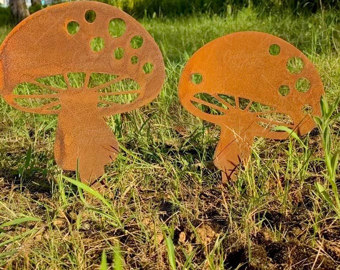Hand-Rusted Mushroom Garden Stakes Set of 2, Rust Finish Mushroom Metal Markers, Vintage Outdoor Decor, Patio Garden Ornaments for Planter