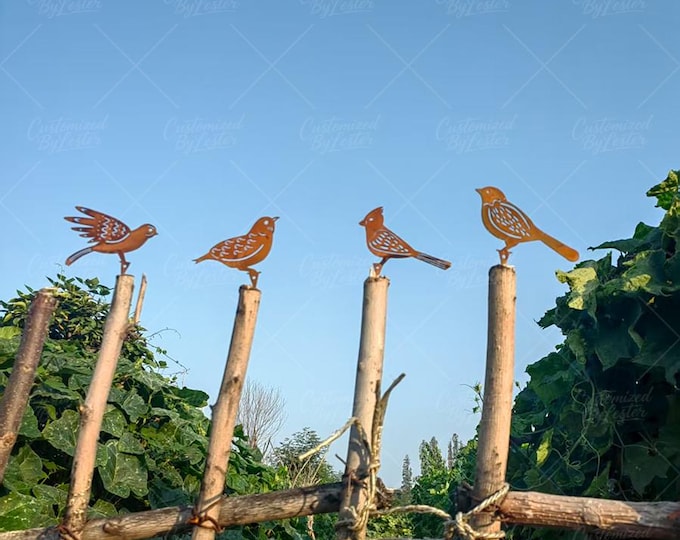 Set of 4 Rustic Metal Bird Fence Sculptures, Set of 4 Rust-Finish Bird Stake, Vintage Rusty Metal Birds for Fences, Boho Chic Outdoor Art