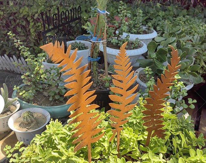 Set of 3 Rusty Metal Fern Leaf Garden Stakes, Handmade Botanical Outdoor Decor, Rustic Garden Art, Yard Sculptures, Nature Plants lover Gift