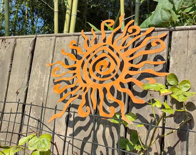 Rusty Metal Sun Wall Art, Handmade Iron Sunburst Sculpture, Vintage Wacky Sun Garden Decor, Boho Outdoor Metal Art, Metal Garden Decor