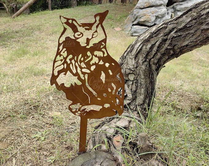 Rustic Metal Owl Garden Stake, Whimsical Rusted Bird Ornament, Rusty Metal Owl Stump,  Outdoor Wildlife Art for Garden,  Metal Garden Art