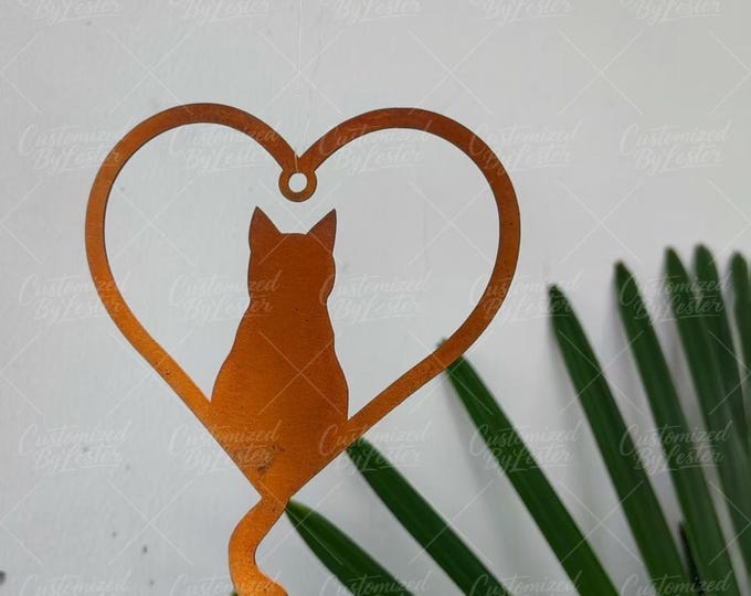 Rusty Metal Cat with Heart Outdoor Decor, Iron Garden Art, Whimsical Kitty Yard Ornament, Rustic Pet Memorial Gift, Unique Feline Gift