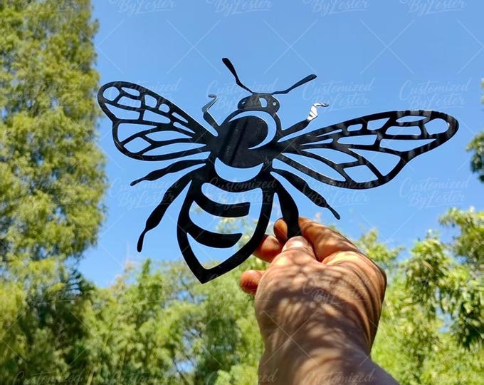 Black Metal Bee Outdoor Garden Decor, Handmade Iron Bee Sculpture, Outdoor Wall Art, Gothic Yard Ornament, Unique Gift for Beekeepers