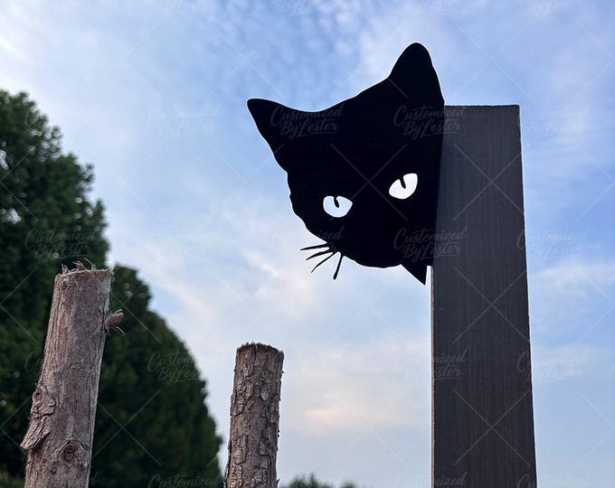 Black Metal Curious Cat on Tree Stump, Tilted Head Cat Tree Stump Stake, Black Iron Cat Garden Decor, Metal Peeking Cat Statue, Garden Art