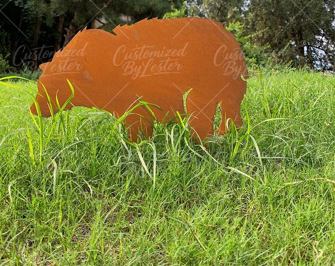 Rusty Metal Bear Garden Stake, Whimsical Lawn Ornament, Steel Yard Art, Handmade Rust Finish Bear Statue for Park Garden Decor, Bear Statue
