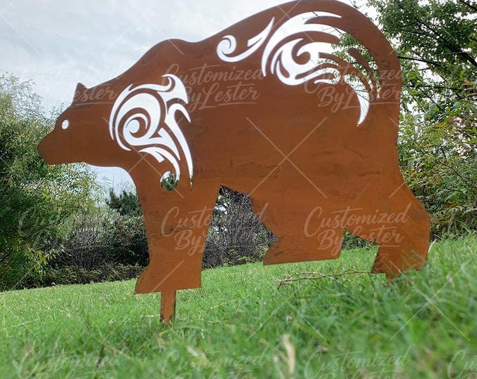Rusty Gazing Bear Garden Stake, Contemplative Bear Lawn Ornament, Silent Guardian Bear Garden Statue, Rusty Metal Bear with Thoughtful Gaze