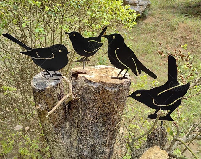 Set of 4 Vintage Style Black Metal Bird Garden Stakes, Outdoor Decorative Birds Stakes, 4-Piece Black Metal Bird Stake, Outdoor Bird Decor