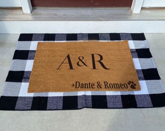 Custom Name Door Mat, Doormat, Welcome mat, Personalized Door Mat, Custom Doormat, Monogram Doormat, Dog Family