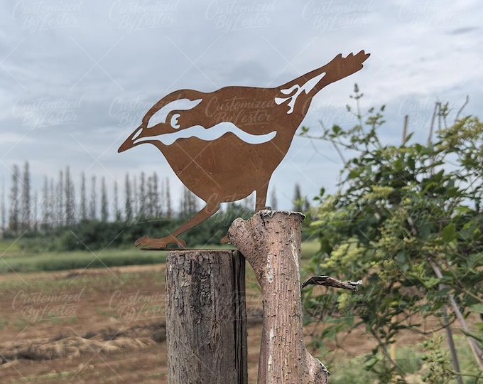Rusty Sparrow Fence Stake, Vintage Garden Bird Sculpture, Metal Sparrow Garden Stake, Rust Finish Bird Statue, Bird Lover Gift, Garden Art