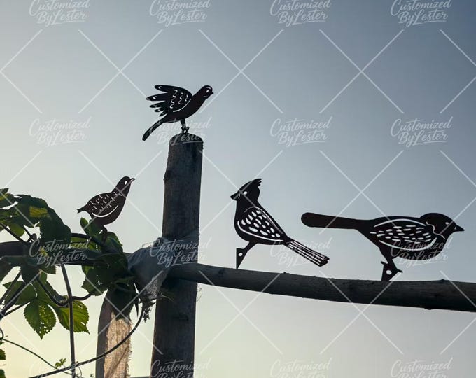 Set of 4 Rustic Metal Bird Fence Sculptures, Set of 4 Rust-Finish Bird Stake, Vintage Rusty Metal Birds for Fences, Boho Chic Outdoor Art