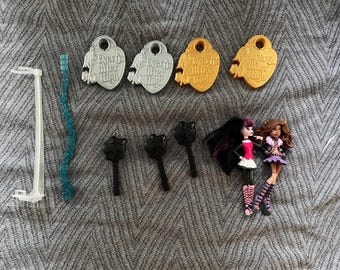 Monster High / Ever After high doll stands / mini figures