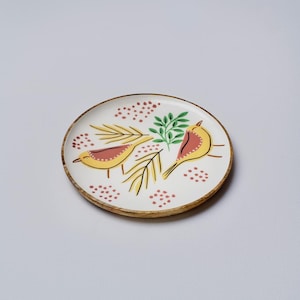 Serving Plate with Elegant Whispering Birds Design, Wooden Platter for Entertaining & Home Decor, Ideal Gift for Bird Lovers
