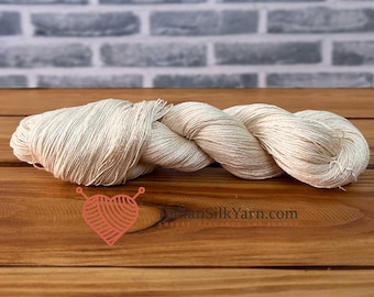 Filato di pizzo di seta pura 20/2 da 50 g/1,75 oz in matasse / 500 m per matassa / per lavori a maglia, tessitura, uncinetto, ricamo e altri progetti 006