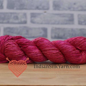 Hilo 100 % seda morera - Peso para calcetines de dedo / Madeja de 50 g (250 m) / Hilo de peso ligero para tejer y crochet / Hilo suave, ligero y brillante QS73